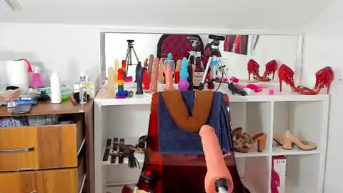 karlahartley online show from August 2026 03:32:02 AM