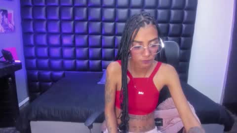 karlaslutskinny__ online show from May 2026 03:00:02 AM