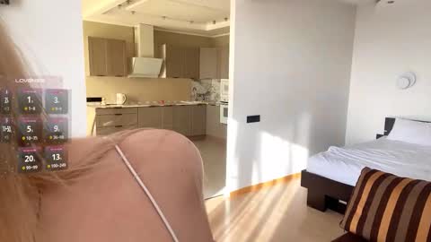 Olivia online show from October 2025 05:13:01 AM