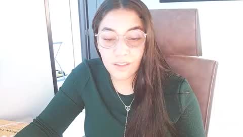 Snapshot of karlie_kloy chatting on September 2025 03:48:01 PM kloy online show from September 2025 03:48:01 PM