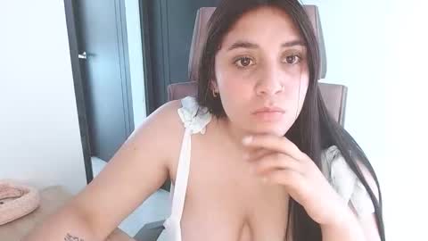 Snapshot of karlie_kloy chatting on December 2025 05:41:01 PM kloy online show from December 2025 05:41:01 PM