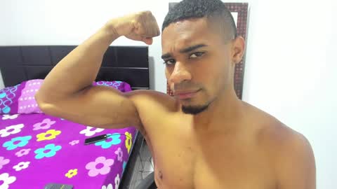 Snapshot of karljensen33 chatting on January 2025 05:44:01 PM karlgenjen online show from January 2025 05:44:01 PM