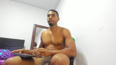 Snapshot of karljensen33 chatting on January 2025 09:09:02 PM karlgenjen online show from January 2025 09:09:02 PM