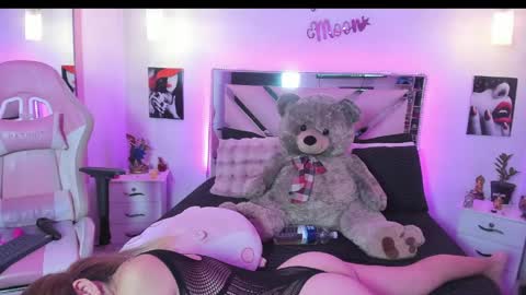 Snapshot of karly_moonn chatting on April 2026 10:55:02 PM Karly Moonns online show from April 2026 10:55:02 PM