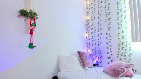 Snapshot of karlye_5 chatting on December 2024 03:26:02 PM Karlye online show from December 2024 03:26:02 PM