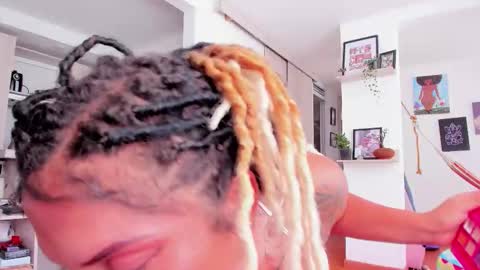 Snapshot of karlye_5 chatting on December 2025 03:41:01 PM Karlye online show from December 2025 03:41:01 PM