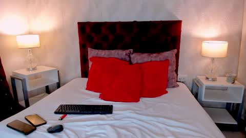 Karly Print online show from November 2025 01:10:01 PM