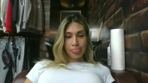 Snapshot of karol28g chatting on February 2026 12:04:02 AM karol28g online show from February 2026 12:04:02 AM