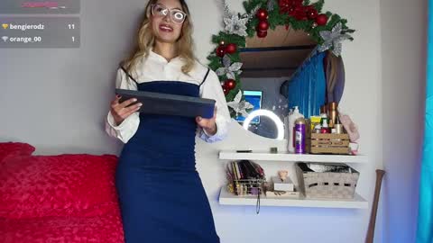 Snapshot of karol_goode chatting on December 2024 04:01:02 AM karol_goode online show from December 2024 04:01:02 AM