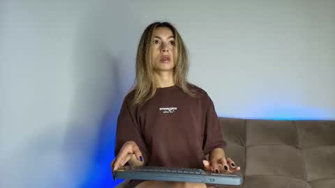 Snapshot of karol_goode chatting on November 2025 10:12:01 PM karol_goode online show from November 2025 10:12:01 PM