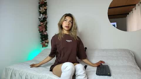 Snapshot of karol_goode chatting on December 2025 08:17:01 PM karol_goode online show from December 2025 08:17:01 PM