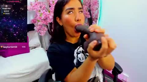 Snapshot of karol_ivonne chatting on June 2026 08:53:02 PM karol online show from June 2026 08:53:02 PM