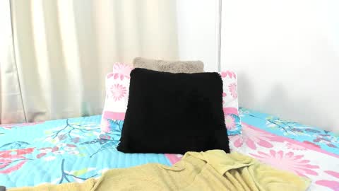 karol_w10 online show from March 2025 10:54:01 PM