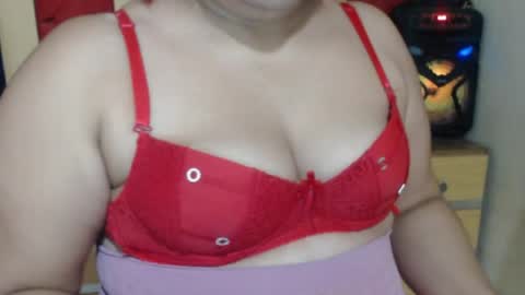 karolbb21 online show from June 2026 01:32:02 PM