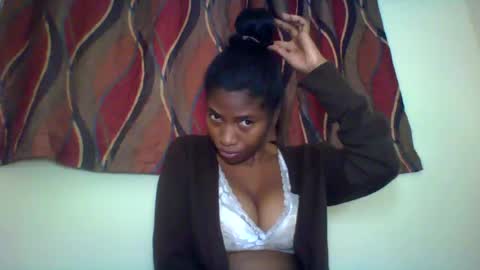 karoliee online show from July 2026 01:58:01 PM