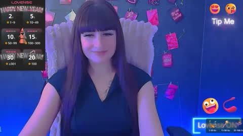 Caroline online show from April 2026 06:19:01 AM