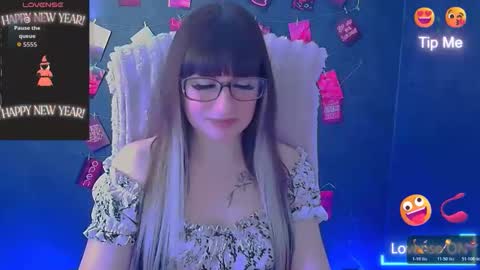 Caroline online show from May 2026 05:56:02 AM
