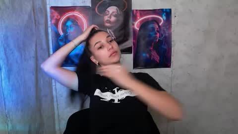 Snapshot of karolinamex_ chatting on October 2025 04:57:01 AM Karolina online show from October 2025 04:57:01 AM