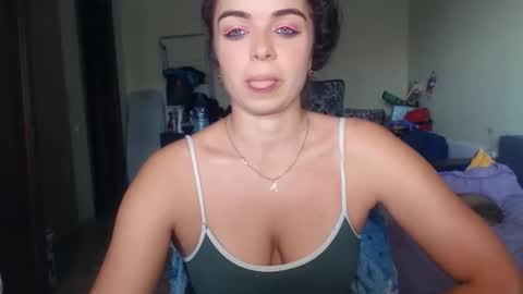 Snapshot of karolinasweet chatting on February 2025 10:04:02 AM Mila online show from February 2025 10:04:02 AM