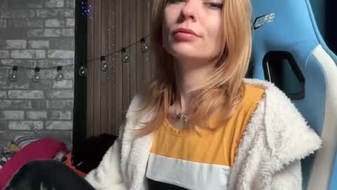 Snapshot of karoline121 chatting on February 2026 12:07:01 AM karoline121 online show from February 2026 12:07:01 AM