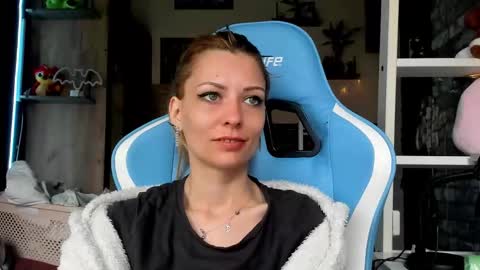 karoline121 online show from March 2026 05:44:01 AM