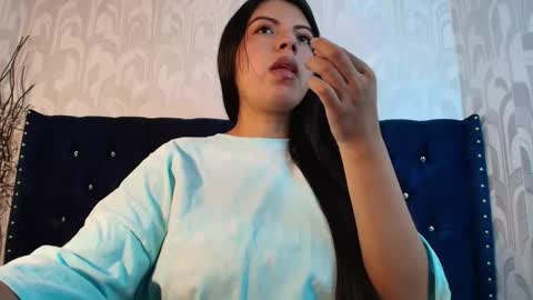 Snapshot of karolineburnx chatting on February 2026 04:19:01 AM Isa online show from February 2026 04:19:01 AM