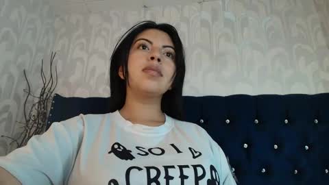 Snapshot of karolineburnx chatting on April 2026 10:43:01 AM Isa online show from April 2026 10:43:01 AM
