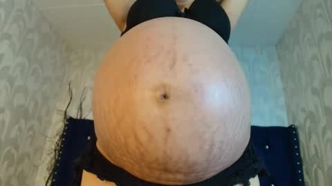 Snapshot of karolineburnx chatting on April 2026 11:30:02 PM Isa online show from April 2026 11:30:02 PM