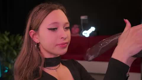 Caroline online show from March 2026 01:44:01 AM