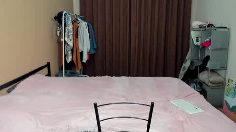 karolineneuer online show from April 2026 11:58:01 PM
