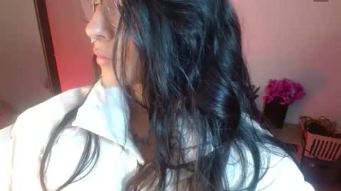 Caro online show from October 2025 02:18:02 PM