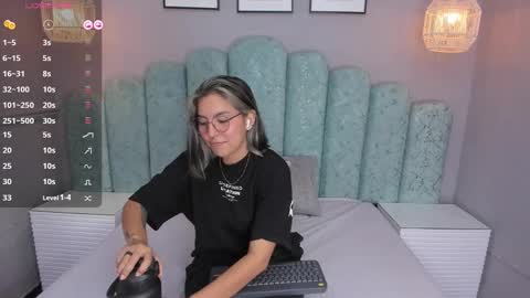 Snapshot of karoll_santos chatting on December 2024 05:48:01 AM Karol Santos online show from December 2024 05:48:01 AM