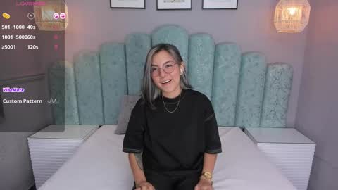 Snapshot of karoll_santos chatting on December 2024 04:23:02 AM Karol Santos online show from December 2024 04:23:02 AM