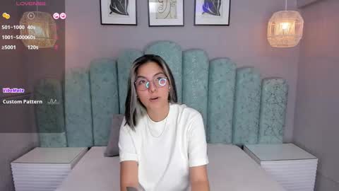 Snapshot of karoll_santos chatting on February 2025 04:18:02 AM Karol Santos online show from February 2025 04:18:02 AM