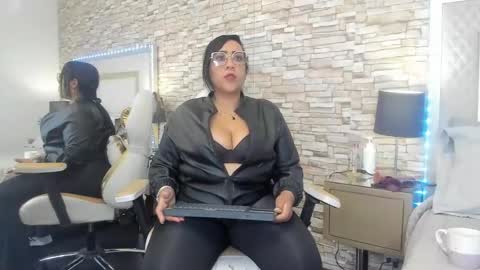 Snapshot of karolwestt chatting on September 2025 12:53:01 PM karolwestt online show from September 2025 12:53:01 PM