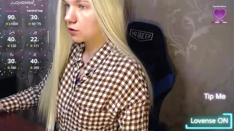 Caroline Fox online show from February 2026 09:05:01 AM