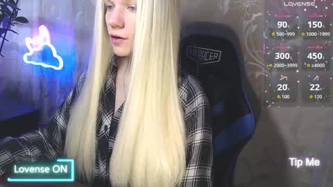 Caroline Fox online show from March 2026 09:03:02 AM