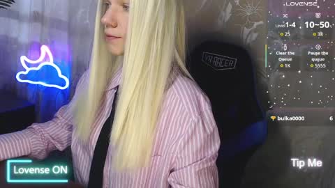 Caroline Fox online show from March 2026 07:52:02 AM