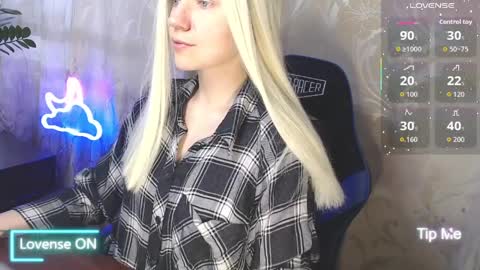 Caroline Fox online show from April 2026 09:29:02 AM