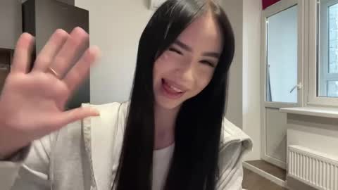 Izzy online show from May 2026 12:24:01 PM