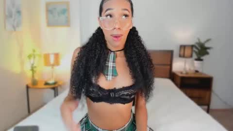 Snapshot of karymoon chatting on October 2025 10:11:01 PM Kary Moon online show from October 2025 10:11:01 PM