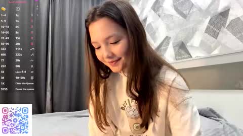 Snapshot of kassandrataulbee chatting on October 2025 07:36:02 PM Kira online show from October 2025 07:36:02 PM