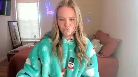 Kitty Kat online show from December 2024 09:48:01 PM