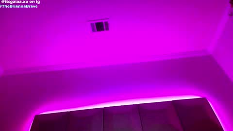 Snapshot of kat2025 chatting on March 2026 04:40:01 AM BriannaBrave online show from March 2026 04:40:01 AM