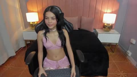 Snapshot of kata_petite chatting on April 2026 06:53:02 PM KATA online show from April 2026 06:53:02 PM