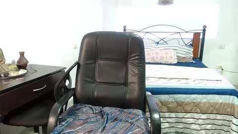 Snapshot of kataleya_skovar chatting on January 2025 12:03:01 AM danna online show from January 2025 12:03:01 AM