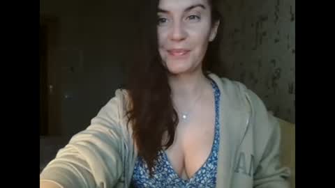 KatalinaQE online show from November 2025 06:00:02 AM