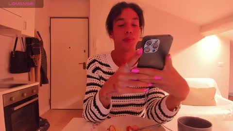 Kata Millants online show from March 2025 06:00:02 PM