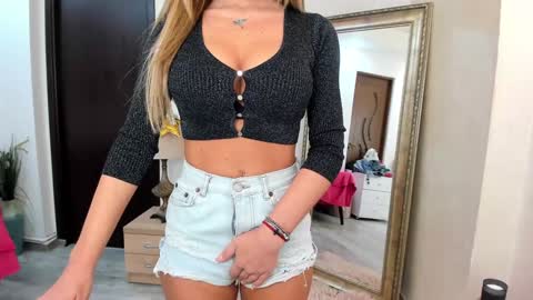 Kate online show from December 2024 07:31:02 PM