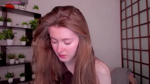 Snapshot of kate_cuddle chatting on February 2026 02:31:01 AM Kate online show from February 2026 02:31:01 AM